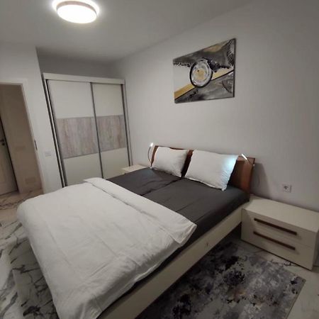 Apartament Apartament Vivo Floreşti Zewnętrze zdjęcie